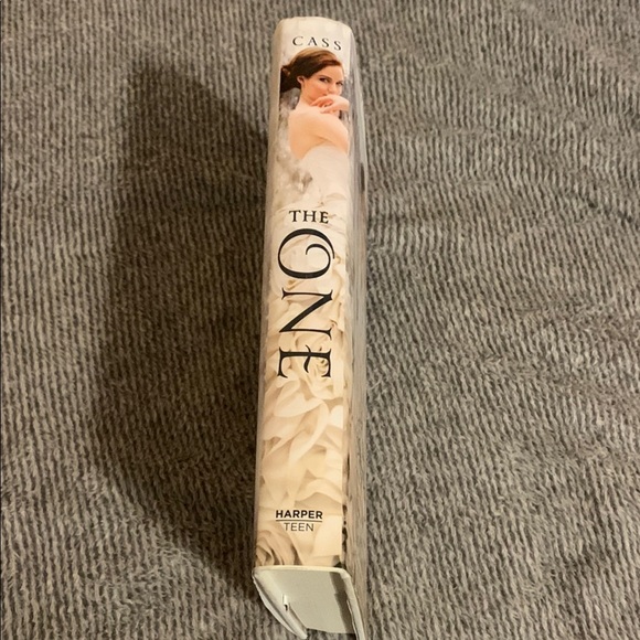 The One by Kiera Cass Hardcover Book - Picture 2 of 3